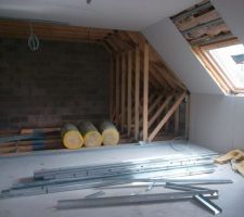 Vue sur notre chambre et le futur grenier, au dessus du garage