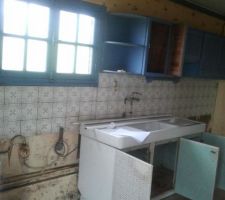 Tjs la cuisine, je referais les canalisations en PER.