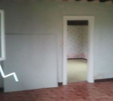 Porte qui sera d&eacute;monter/condamn&eacute;e et une ouverture sera faite &agrave; droite dans la prolongation du couloir.