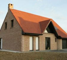 Façade et pignon gauche d'une construction Piraino sur Estaires (59)