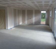 Les portes pos&eacute;es