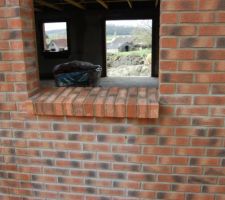 Les jolis appuis de fenêtre  réalisé par la bonne équipe de maçons de MCT