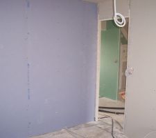 Depuis l'intérieur d'une chambre de l'étage