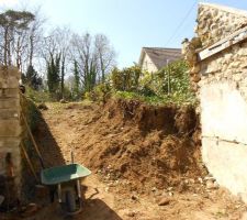 Plus de mur,on a commencer &agrave; d&eacute;gager la terre