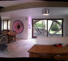 Vue panoramique depuis la cuisine (a droite futur petit salon, sur la gauche séjour, et derrière l ouverture a gauche au fond, l accès au salon principal