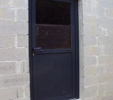Porte de service installée, le chantier est fermé !