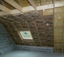 Voila apr&egrave;s 2h de boulot, d&eacute;but d'isolation de l'&eacute;tage!