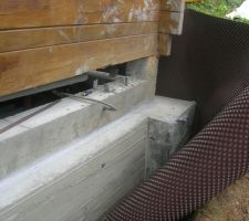 Reprise des pilotis par un linteau, abattage des cloisons puis  coulage dans coffrage.