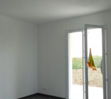 Bureau plafond fait et sous couche murs