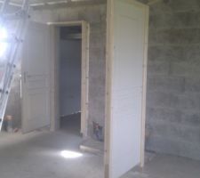 Porte garage /cellier et la porte cellier /cuisine