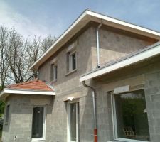 Peinture des dépassés de toiture terminée