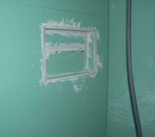 La niche de notre douche terminée ( masi sale)!
