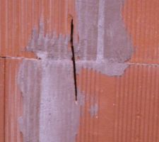 Coup de disqueuse sur mur !