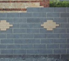 Mur de le terrasse

il manque les chapeaux

en attente d'être enduit