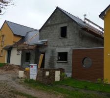 Et voilà la toiture presque fini !!