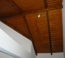 Lazure chêne clair sur plafond