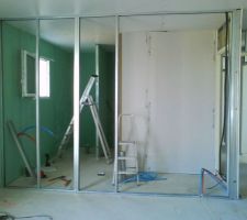 Salle de bain et WC vue de la cuisine
