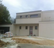 Garage fait ! (ainsi que sa façade est qui est mitoyenne)