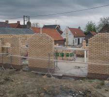 3eme jour d'&eacute;l&eacute;vation des murs