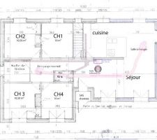 Plan de tubage de répartition d'air chaud récupéré sur le tubage de fumées , et d'extraction d'air vicié via VMC DF située au sous-sol .