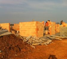 Les travaux avancent rapidement - garage et rdc