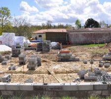 Plusieurs longs jours plus tard, attaque du chantier "VS" sur 4 rangs. Equipe super sympa et tr&egrave;s r&eacute;active.