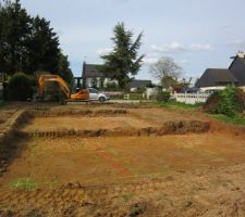 Terrassement de la maison terminé.
Demain fondations !