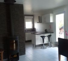 Voici une vue d'ensemble avec la cuisine enfin posée !!! il manque les finitions.