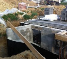 L'&eacute;tanch&eacute;it&eacute; est commenc&eacute;e ainsi que la dalle.