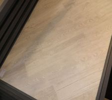 Carrelage imitation parquet sol salle de bain étage , wc et dégagement