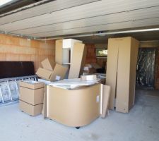 Le bazar du garage avec la cuisine...