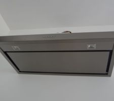 Hotte pos&eacute;e par les gentils &eacute;lectriciens :)