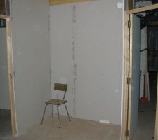 Il y aura de quoi poser une belle commode avec 1.80 m
