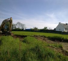 Ha ben enfin, il est arriv&eacute; ce tractopelle !