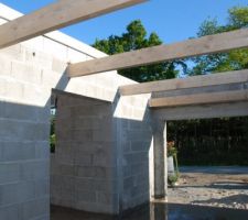 Le futur garage à toit terrasse avec bac acier