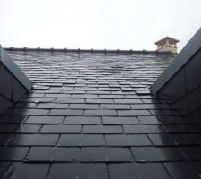 Ardoises mal remises au niveau des lucarnes