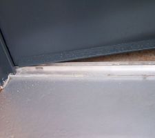 Joint de la porte d'entrée.