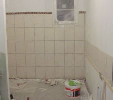 Suite de la pose de la fa&iuml;ence