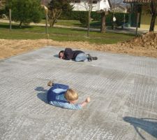 Les enfants "testent" leur chambre !!!
