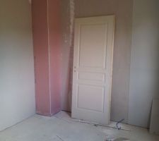 2ème chambre avec coffrage pour le conduit feux