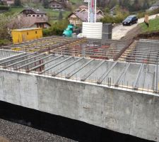 Pose des longrines. Vivement la dalle !