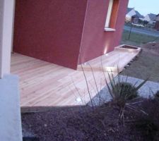 TERRASSE DOUGLAS ET ECLAIRAGE SOLAIRE