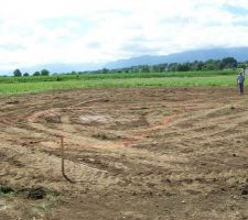 Voici la maison trac&eacute;e par le construction, la premi&egrave;re &eacute;tape avant le premier coup de pelleteuse