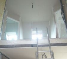 Vide sur hall depuis le RDC.
