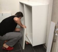 Voila me 2 cubes de bon matin pose de meubles a chaussures !!!