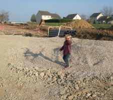 Que du bonheur ces travaux...papa et maman me laissent faire, c'est cool !