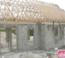 Coffrage du double chaînage qui sera coulé également façade nord