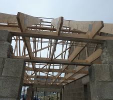 Coffre de la cuisine enlev&eacute; et linteau, donc, cass&eacute; car n'&eacute;tait pas droit