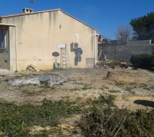 Terrain parcellis&eacute;, endroit o&ugrave; doit &ecirc;tre construite notre maison