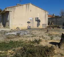 Superficie du terrain 327 m&sup2;, la maison (la notre!) sera implant&eacute;e sur la seconde parcelle